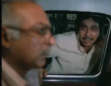 Mashaal: Another flop, the film though had Dilip Kumar at his very best, playing the honest man who wants to change the ills in society, but is himself forced to become a crime lord. Mashaal had many memorable moments including the 'Ae bhai koi hai?' scene, performed incredibly by Dilip Kumar.