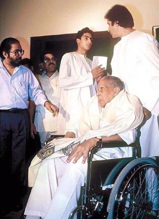 Late legendary poet Harivansh Rai Bachchan's rare picture with his son - Amitabh Bachchan and grandson Abhishek Bachchan.