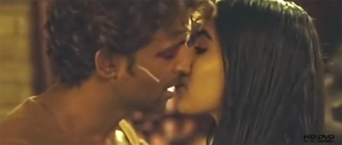 Lead stars Hrithik Roshan and Pooja Hegde shared an intimate kiss in this period film directed by Ashutosh Gowariker. Despite the chemistry that the two shared, the film failed to do well in the box-office.