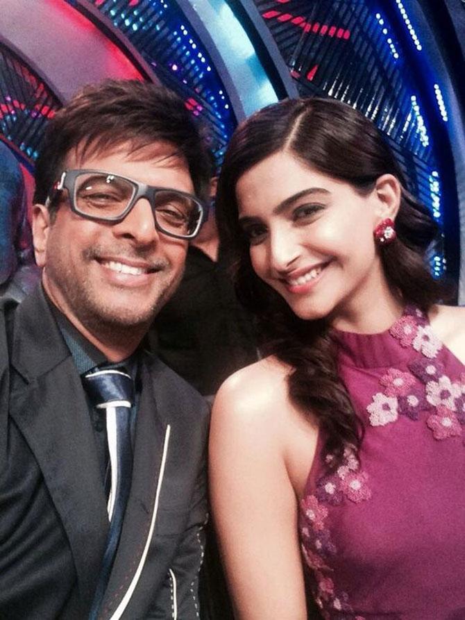 Jaaved Jaaferi and Sonam Kapoor Ahuja on the sets of Boogie Woogie. Jaaved Jaaferi and Sonam Kapoor Ahuja on the sets of Boogie Woogie.