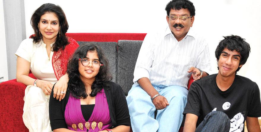 Producer-director Priyadarshan fell in love with Lissy Priyadarshan, a popular south actress of the '80s. The couple got married in 1990 and has two children - daughter Kalyani and son Siddharth. However, in 2014, Priyadarshan and Lissy parted ways and got divorced.