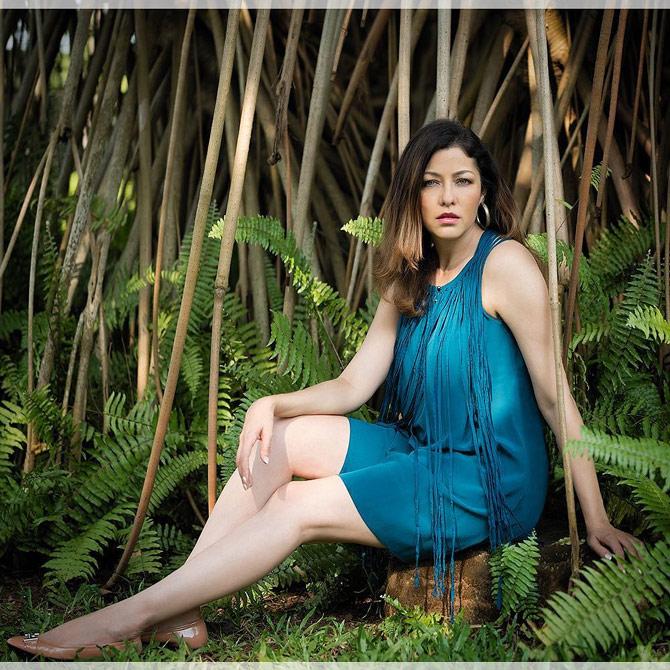 Aditi Govitrikar's next Bollywood outing was the 2006 film Manoranjan: The Entertainment followed by Victoria No. 203 in 2007, which was a remake of the 1972 hit of the same name. It starred Om Puri, Anupam Kher, Jimmy Sheirgill, Preeti Jhangiani, Javed Jaffrey, Johnny Lever and marked the big-screen debut of the late Vinod Mehra's daughter Soniya Mehra. The movie failed to perform well at the box-office. She also had another 2007 venture titled, Kaisay Kahein...