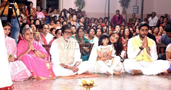 Shweta Bachchan Nanda, Jaya Bachchan, Amitabh Bachchan, Aishwarya Rai Bachchan, Aaradhya Bachchan and Abhishek Bachchan attend a puja.