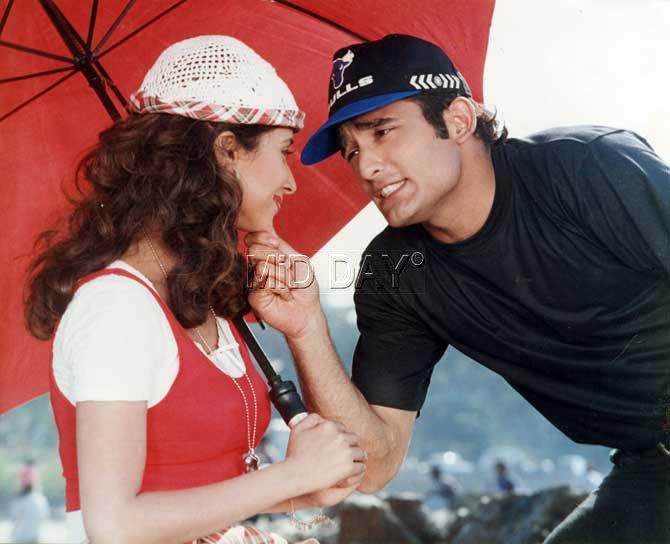 Akshaye Khanna starred in Rishi Kapoor's Aa Ab Laut Chalen in 1999.
Pictured: Akshaye Khanna and Urmila Matondkar in a still from Kudrat.