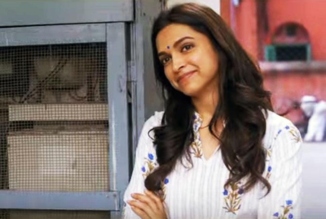 Deepika Padukone plays a Bengali architect in the comedy-drama 'Piku' (2015). The film tells the story of the short-tempered Piku Banerjee (Deepika), her grumpy, ageing father Bhashkor Banerjee (Amitabh Bachchan) and Rana Chaudhary (Irrfan Khan), who is stuck between the father-daughter duo as they embark on a road trip to Kolkata. Deepika and Big B's performance was loved by the audience and critics alike