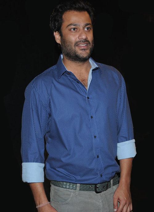 Abhishek Kapoor, director of Rock On!!, is Jeetendra's nephew and a cousin of Ekta Kapoor and Tusshar Kapoor.