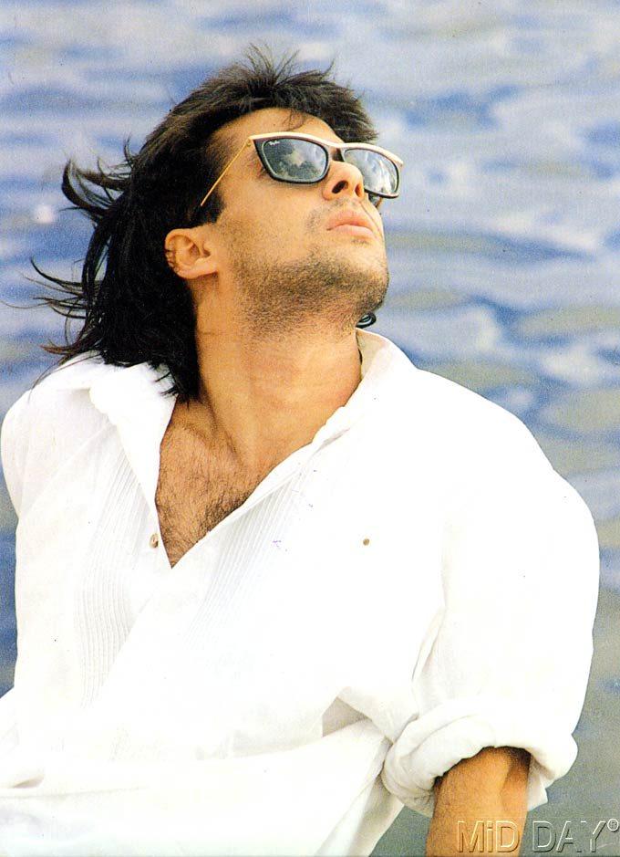 Oh-so-hot! One of Salman Khan's many looks during the '90s