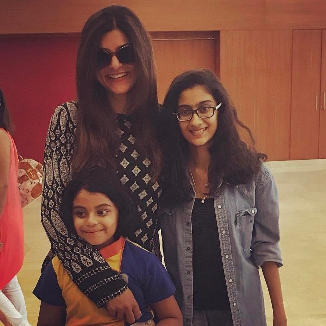 Sushmita Sen: Former Miss Universe and Bollywood actress Sushmita Sen adopted daughter Renee in 2000 when the former was only 25 years of age. She then adopted younger daughter Alisah in 2010. Sushmita Sen is dating model Rohman Shawl.