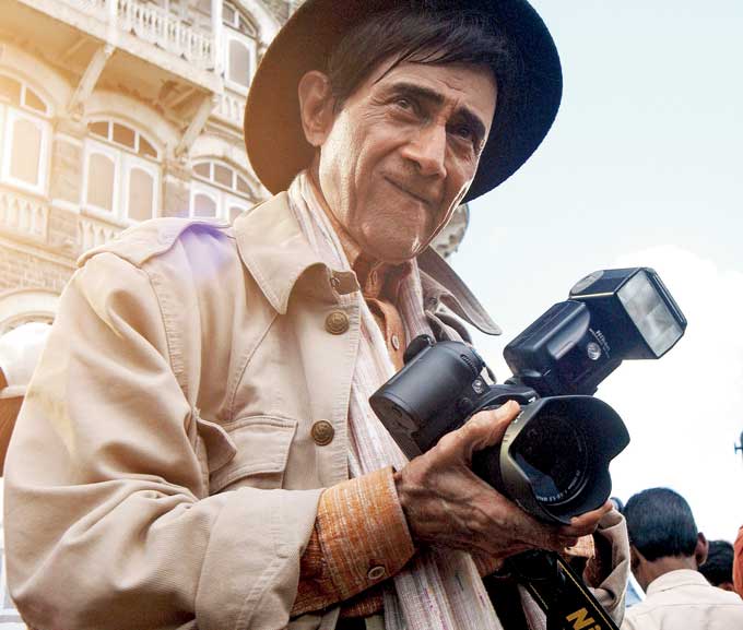 We take a look at some of his candid pictures here: The legend during the shooting of his film 'Mr Prime Minister' at Gateway of India on Sept 26, 2005, where he celebrated his 82nd birthday too. Pic/Shadab Khan