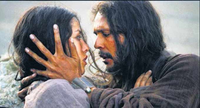 Milind Soman and Mylene Jampanoi: Model-turned-actor, Soman met French actress Mylene Jampanoi during the shooting of 'Valley of Flowers'. Love blossomed and they tied the knot in 2006 in Goa, only to split three years later. He tied the knot with girlfriend Ankita Konwar in May 2018.