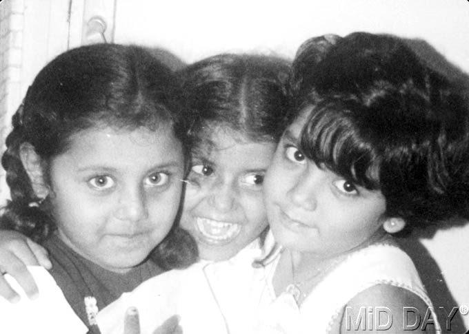 Rani Mukerji (extreme left) sporting a ponytail in an undated picture with her cousins.