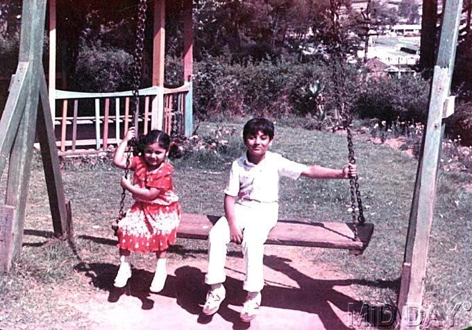 Let's take a look at some rare pictures of Rani from her childhood and later!
Pictured: Rani Mukerji shares a close bond with her older brother Raja Mukherjee