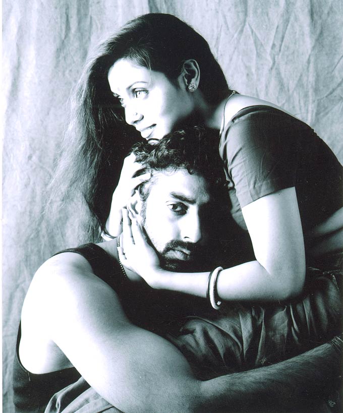 Rani Mukerji with Abhishek Bachchan in a still from Yuva (2004).