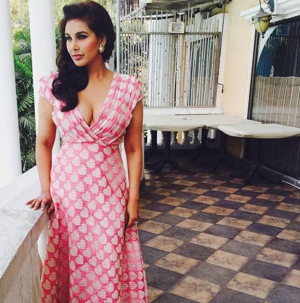 Before starting her career in Bollywood, Lisa Ray spent a decade shuttling between India, London, Paris and Toronto. While she was a sought-after model in India, she simultaneously studied acting in London.