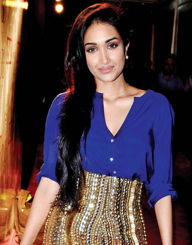 Jiah Khan (1988-2013): Jiah Khan tragically committed suicide at the young age of 25 on June 3, 2013. She made her debut in the controversial 2007 film 'Nishabd' co-starring Amitabh Bachchan. She starred opposite Aamir Khan in 2008's 'Ghajini'. Jiah made her final screen appearance in the 2010 hit comedy 'Housefull'.