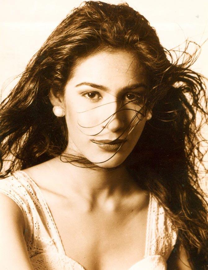 Nafisa Joseph (1978-2004): Former MTV VJ, model-turned-actress Nafisa Joseph hanged herself in her home on July 29, 2004 after her marriage to businessman Gautam Khanduja was called off in 2004. She was only 26 years of age. Joseph was the winner of Miss India Universe 1997 and was a semi-finalist in the Miss Universe 1997 pageant in Miami. she also acted in television series 'C.A.T.S', an Indian version of 'Charlie's Angels'.