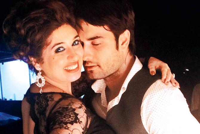 Vivian Dsena-Vahbbiz Dorabjee: Vivian Dsena met Vahbbiz Dorabjee on the sets of Pyaar Kii Ye Ek Kahaani. They fell in love and got married in 2013 after two years of courtship. But the couple went through a rough patch in their marriage and are now divorced.