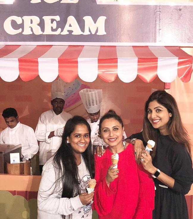 Rani Mukerji is extremely close to frequent co-star Salman Khan and shares a bond with his sister Arpita Khan Sharma as a result of that. Isn't this picture of Rani with Arpita and Shilpa Shetty adorable? Mukerji's friend's list may not be as extensive as her peers, but she shares a strong bond with each of them.