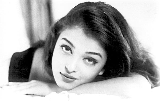 Aishwarya Rai Bachchan was born into a Tulu speaking family in Mangalore, Karnataka.This is a rarely seen photo of her from her early days in Bollywood.