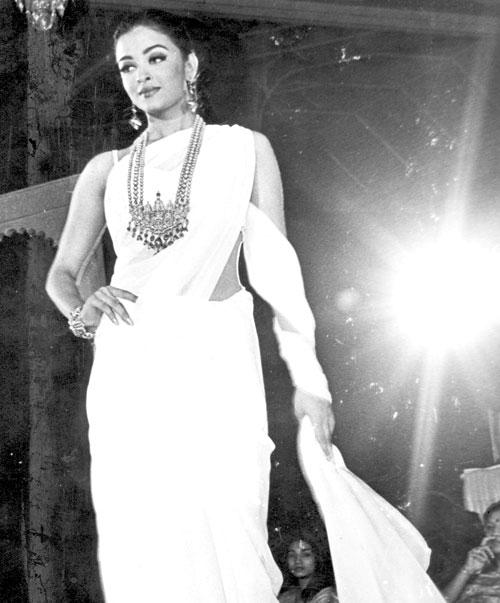 Aishwarya Rai Bachchan's family later moved to Mumbai where she studied in Arya Vidya Mandir High School.In picture: Aishwarya Rai seen walking the ramp at a show.