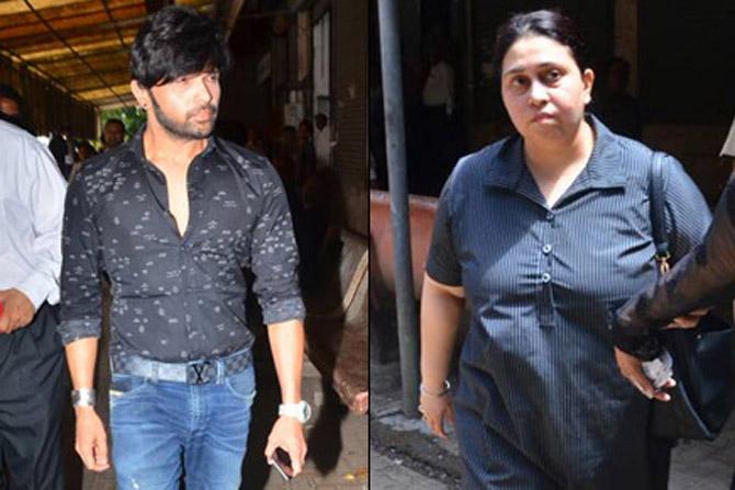 Himesh Reshammiya and Komal: After 23 years of marriage, Himesh Reshammiya and his wife Komal got divorced. Himesh Reshammiya and Komal together confirmed that the divorce was filed mutually and they have immense respect for each other. The singer-actor is now married to actress Sonia Kapoor.