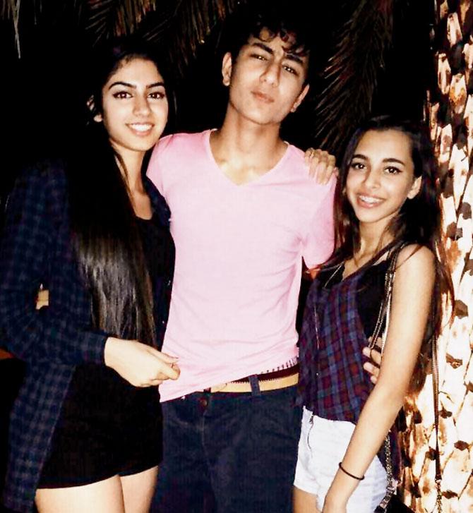 Ibrahim Ali Khan with friends Khushi Kapoor - Boney Kapoor's daughter, and Aaliyah Kashyap, daughter of Anurag Kashyap.