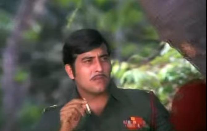 Achanak: Based on a true story, Vinod Khanna portrayed Naval officer Kawas Nanavati in this 1973 film, who made news in the 1950s due to the sensational Nanavati murder case, which shocked the nation. Directed by Gulzar, the film was unique at the time for not featuring any songs. Khanna's performance as an army officer facing death row was appreciated.