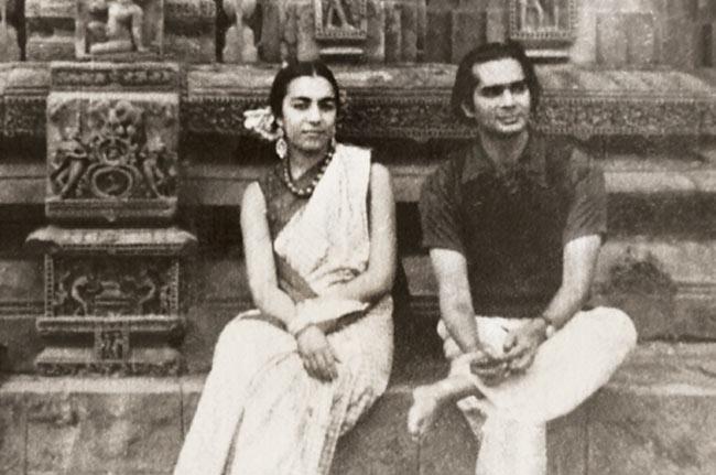 While she was in London, she featured in a film called 'The Courtesans of Bombay', directed by James Ivory in 1982. There was no looking back in international showbiz thereafter. She went on to feature in TV series like 'The Jewel in the Crown', 'My Beautiful Launderette', 'Tandoori Nights' and 'Never Say Die'. In pic: Zohra Sehgal with Uday Shankar at the Raja Rani Temple, Odisha.