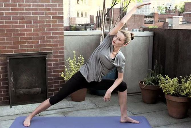 Victoria's Secret model Miranda Kerr has a body to die for and guess how the dimpled beauty maintains it? By doing yoga for 30 minutes daily.