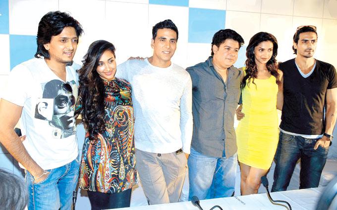 Jiah Khan with the Housefull team during a press conference in New Delhi. Unfortunately, the film turned out to be Jiah's last film appearance.