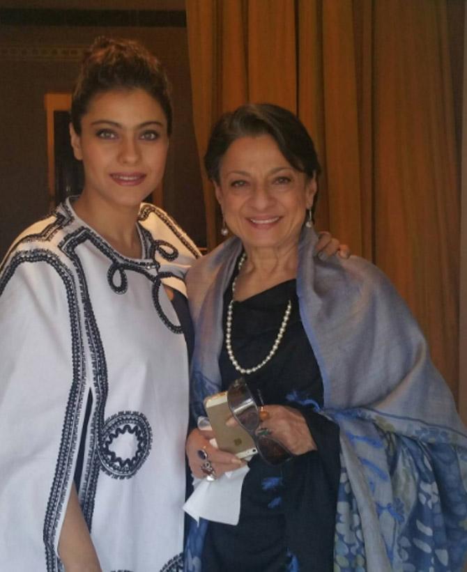 Kajol poses with mother Tanuja