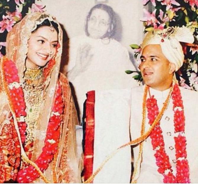 On the personal front, Madhoo married Anand Shah, an industrialist, on February 19, 1999. The couple relocated to the U.S.A after the marriage and has two daughters Ameyaa Shah and Keia Shah.