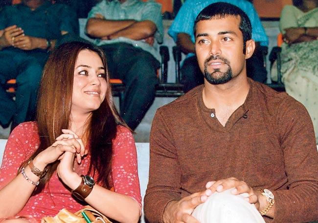 In 2004, the world got to know about the celebrated tennis player Leander Paes' troubled relationship with Mahima Chaudhary. The duo split up when Mahima learnt about Leander's affair with Rhea Pillai in 2006.