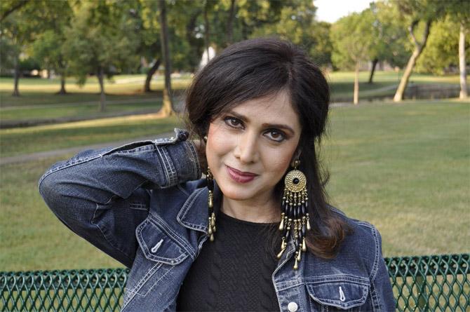 Meenakshi Seshadri has worked with some of the biggest stars in the film industry and her chemistry with Sunny Deol, Rishi Kapoor, Jackie Shroff and Vinod Khanna has been loved by fans.