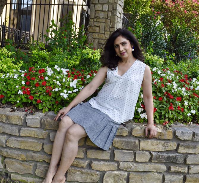 Meenakshi was just 17 when she won the Eve's Weekly Miss India contest 1981.