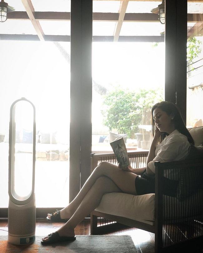 Mira Rajput is quite close to her mother and father and two sisters, Priya Rajput Tulshan and Noorjehan Rajput Wadhwani. Mira is the youngest of the three siblings