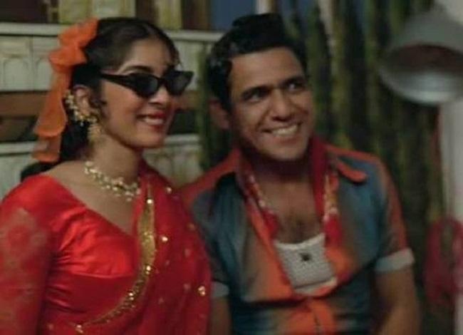 Neena Gupta was 34 when she didn't shy away from doing the dance number Choli Ke Peeche with Madhuri Dixit in the 1993 movie Khalnayak.