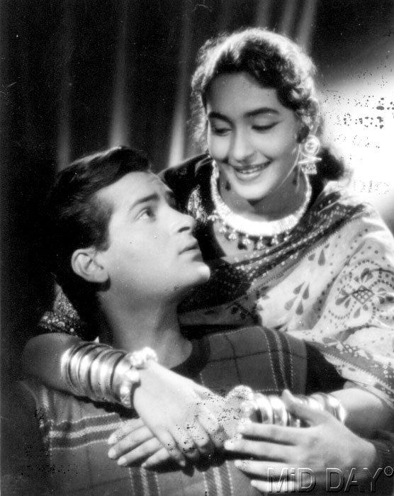 Famous actors like Sadhana and Smita Patil have stated that they sought inspiration from Nutan's style of acting. Pictured: Nutan with Shammi Kapoor in a still from their film.