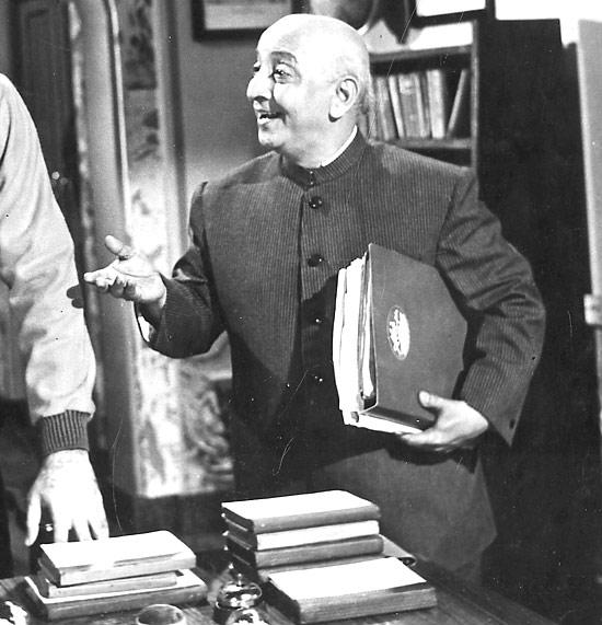 David Abraham Cheulkar: He excelled as the supporting cast in classic comedies such as Chupke Chupke, Gol Maal, Khubsoorat and Baton Baton Mein, mostly playing a relative of the lead character.