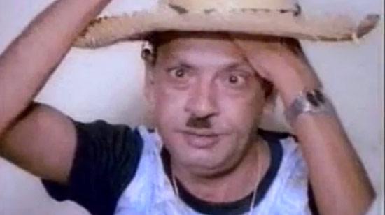 Keshto Mukherjee: The man who did not drink in real life was an absolute laugh riot as the drunkard on-screen. Even his brief appearances in Bombay to Goa, Padosan and Sholay enriched the films with laughter.