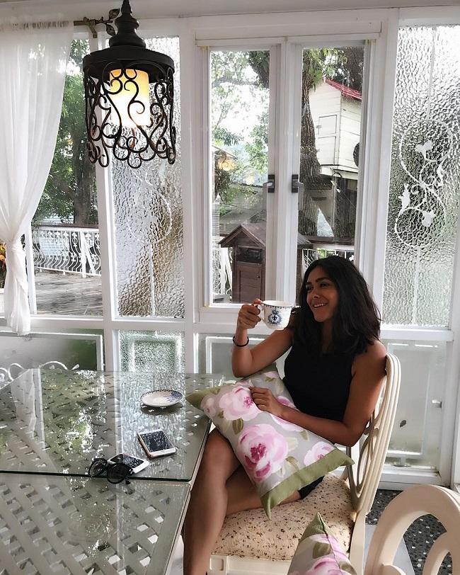 In an interview with mid-day, Mrunal said, 'When I was auditioning for the role of Supriya, I didn't know Hrithik was in the film. Four months later, I got to know it was him and the first thing that came to my mind was 'Ik Pal Ka Jeena'', she was referring to the hit song from her co-star's 2000 debut, Kaho Naa, Pyaar Hai.