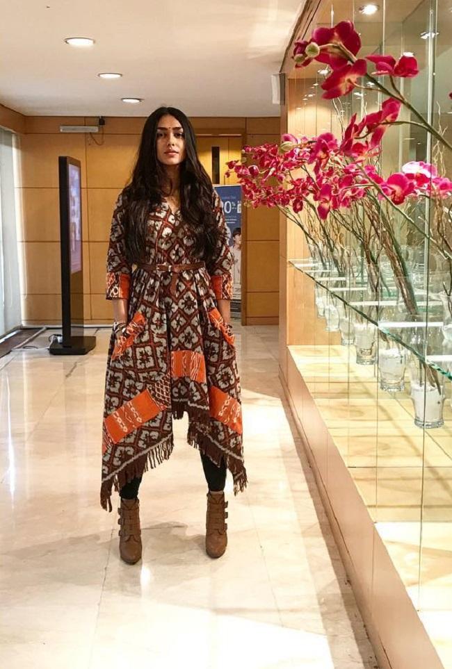 Mrunal Thakur has also played important roles on the show 'Har Yug Mein Aayega Ek Arjun' and 'Kumkum Bhagya'.