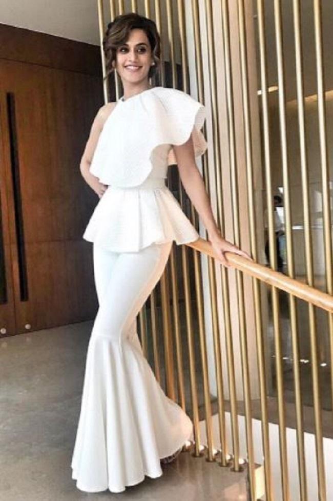 On a lighter note, Taapsee Pannu loves to experiment with her outfits with the right amalgamation of Indian and western inspiration and she says that her personal style personifies independence and confidence.