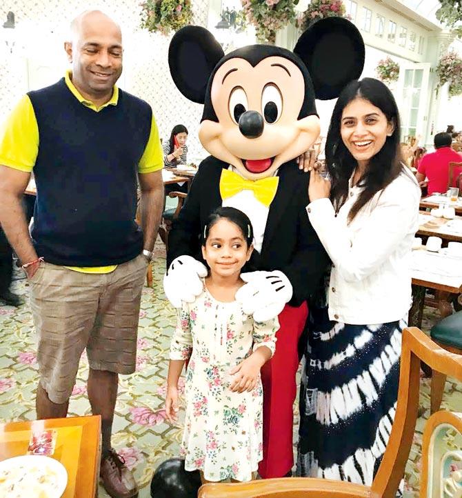 On the personal front, Sonali Kulkarni first married film and theatre director and writer Chandrakant Kulkarni but their marriage ended in a divorce. She then tied the knot with Nachiket Pantvaidya in 2010. Sonali Kulkarni and husband Nachiket Pantvaidya have a daughter Kaveri.