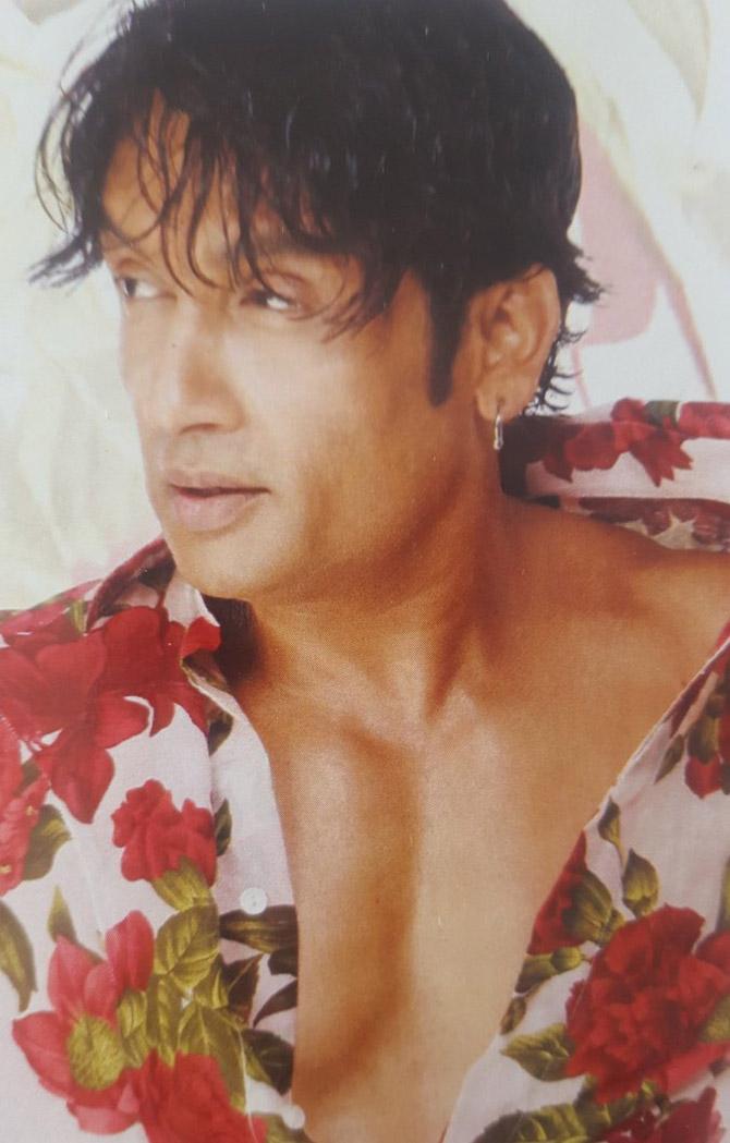 Besides Shekhar Suman, many other actors from the '90s have undergone drastic transformation and have aged like wine
