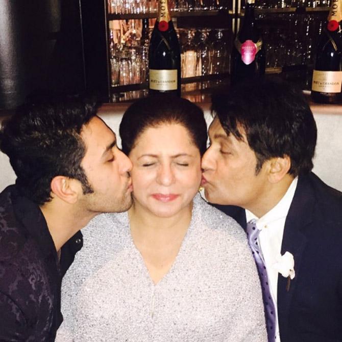 Picture perfect! Adhyayan Suman and Shekhar Suman lovingly kiss Alka Kapur