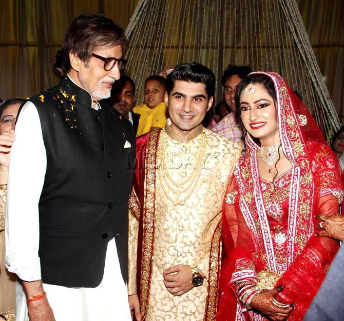 Amitabh Bachchan poses with Ali Khan's daughter and her husband