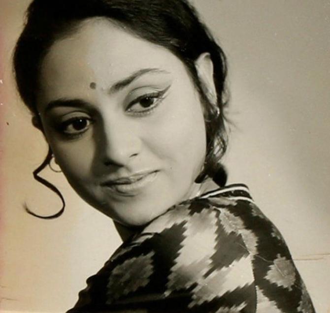 A young Jaya Bachchan looks poised and beautiful.