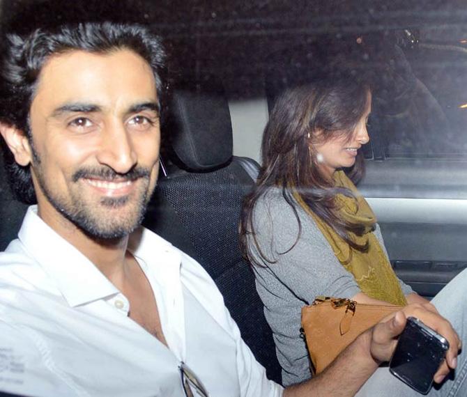 Kunal Kapoor-Naina Bachchan: Rang De Basanti actor Kunal Kapoor tied the knot with his long-time ladylove Naina Bachchan in Seychelles on February 9, 2015. Naina Bachchan is Amitabh Bachchan's niece and daughter of Ajitabh Bachchan and Ramola Bachchan. The duo was reportedly introduced to each other by Naina's cousin Shweta Bachchan Nanda. After two years of dating, Naina and Kunal got engaged in 2014. The world wouldn't have been aware of their low-key nuptials hadn't it been for Kunal sharing a photo of his scenic wedding set-up on a beach.