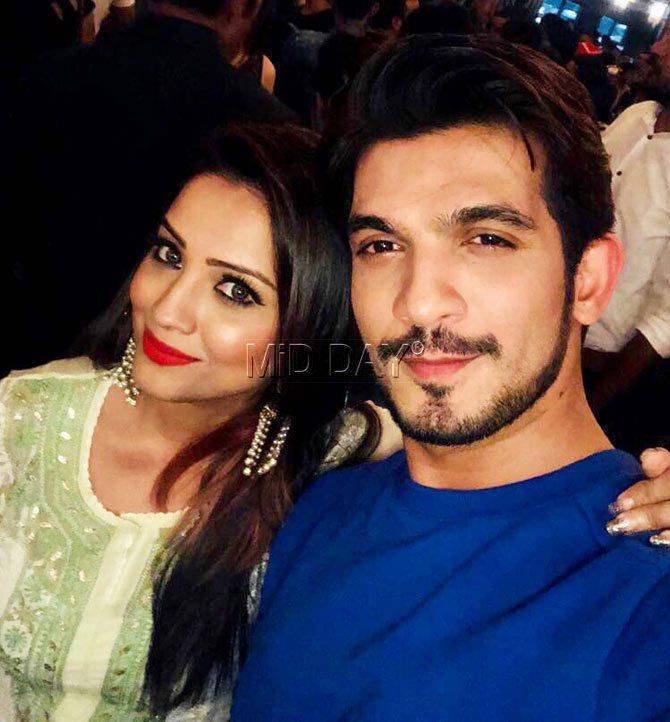 Adaa Khan and 'Pardes Mein Hai Mera Dil' Arjun Bijlani at the launch bash for 'Porus' in Mumbai